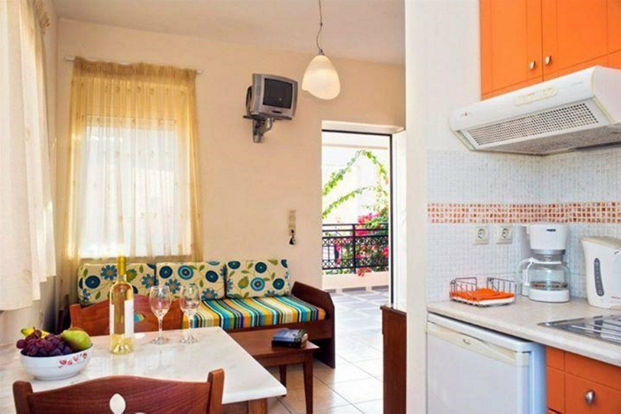 Alfa Hotel Apartments Gerani  ภายนอก รูปภาพ